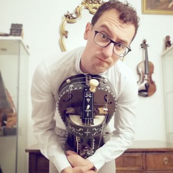 Francesco
Giusta - Drehleierkurs - Spielkurs
Pipenbock